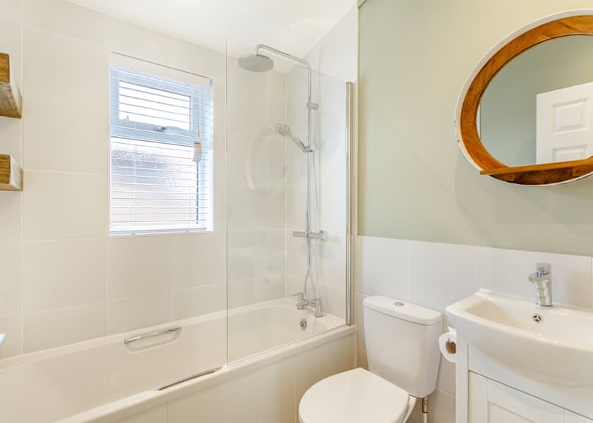 Caledonia Lodge VIP - Loch Ness Lodge Retreat, Fort Augustus