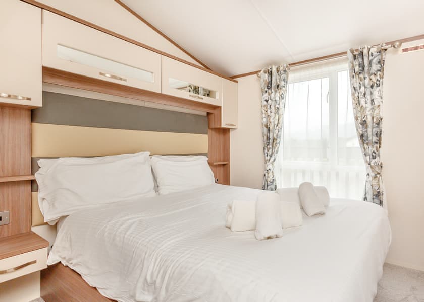 Highlander Holiday Home VIP - Loch Ness Lodge Retreat, Fort Augustus