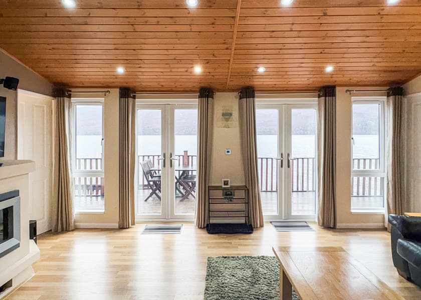 Moorings Centre Lodge VIP - Loch Ness Highland Lodges, Invermoriston