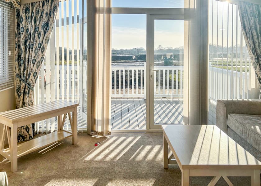 Elite Holiday Home - Waldegraves Holiday Park, Colchester