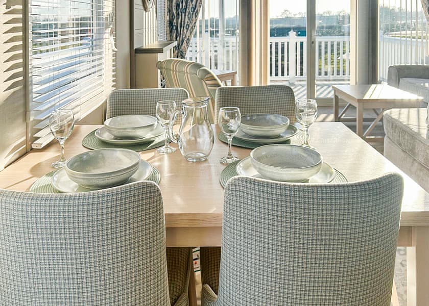 Elite Holiday Home - Waldegraves Holiday Park, Colchester