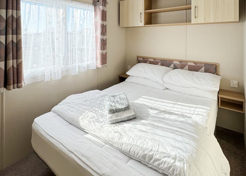 Gold Caravan (Pet) - Waldegraves Holiday Park, Colchester