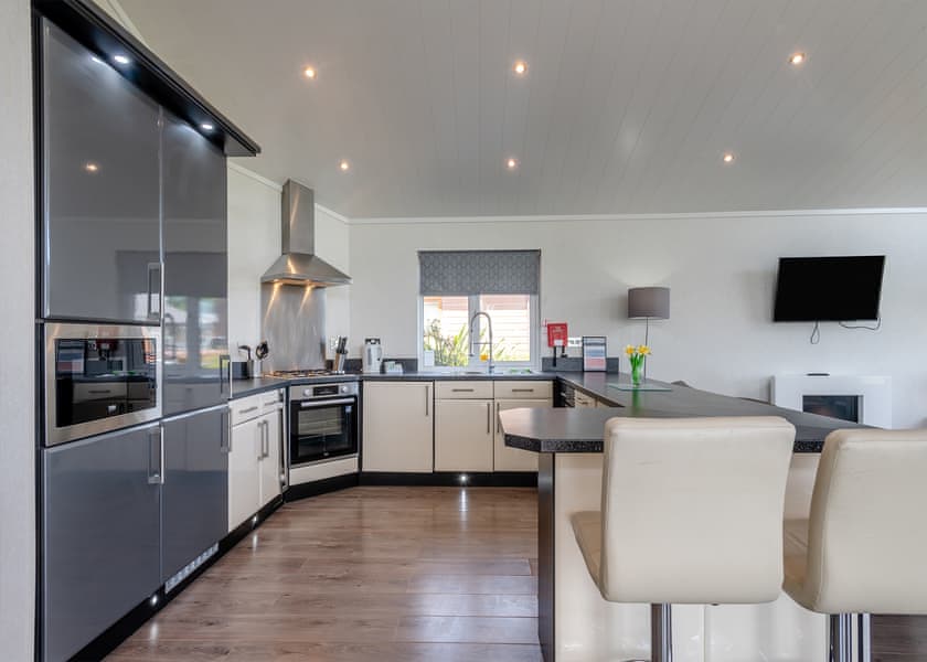 Escape Spa 10 - Waveney River Centre, Burgh St Peter, Beccles