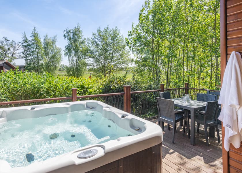 Escape Spa 1 - Waveney River Centre, Burgh St Peter, Beccles