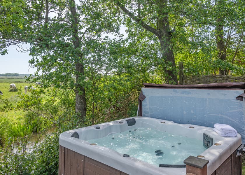 Escape Spa 1 - Waveney River Centre, Burgh St Peter, Beccles