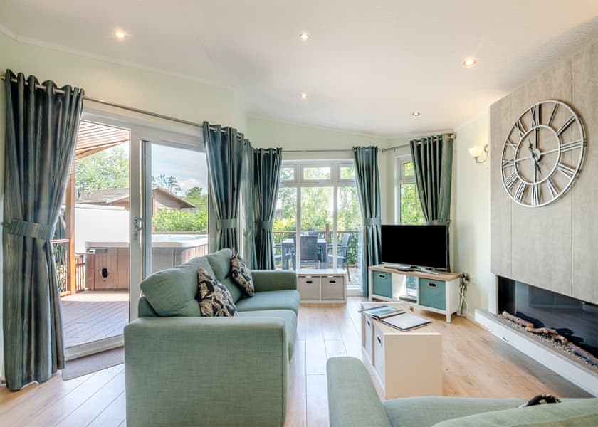 Escape Spa 1 - Waveney River Centre, Burgh St Peter, Beccles