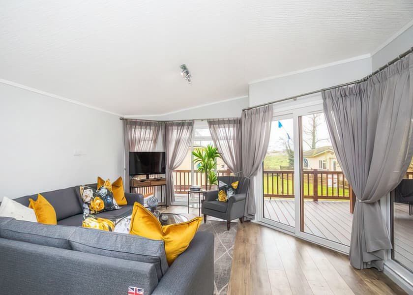 Retreat 6 - Waveney River Centre, Burgh St Peter, Beccles