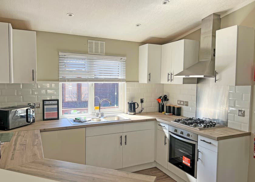 Retreat 6 - Waveney River Centre, Burgh St Peter, Beccles