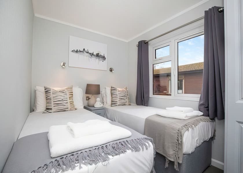 Retreat 6 - Waveney River Centre, Burgh St Peter, Beccles