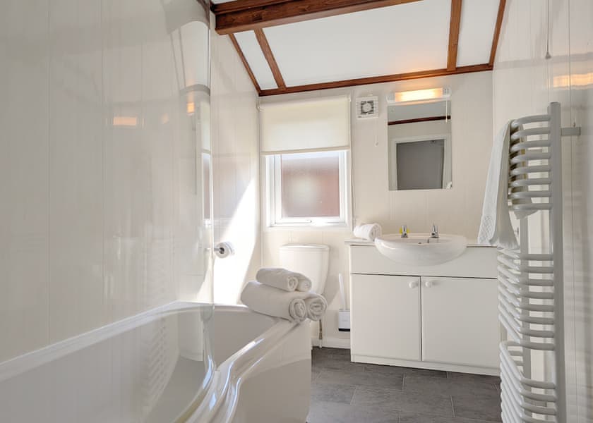 Retreat 5 - Waveney River Centre, Burgh St Peter, Beccles