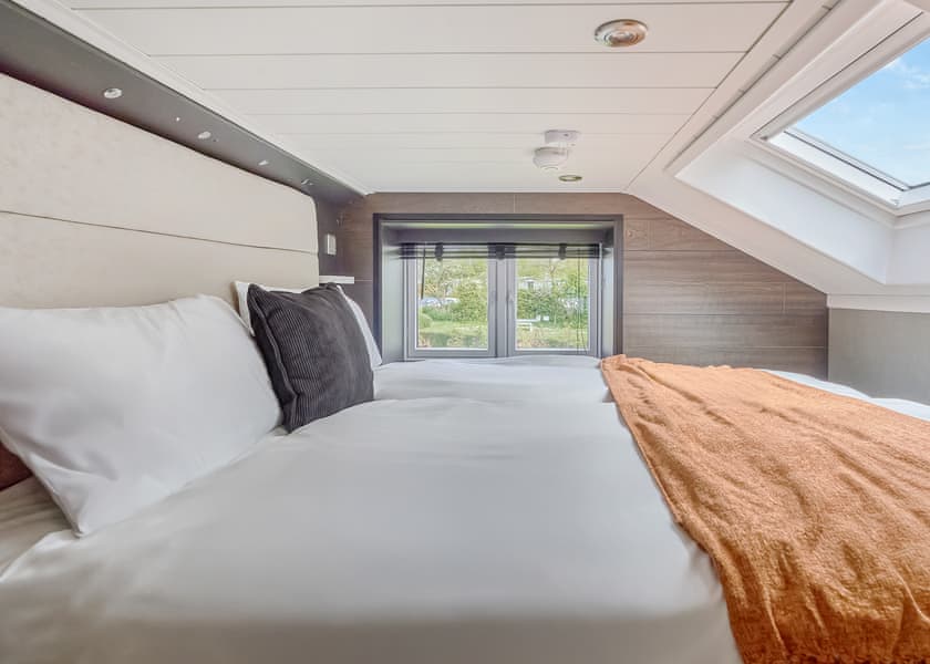 Glamping Pods with hot tubs - Waxham Sands Holiday Park, Great Yarmouth