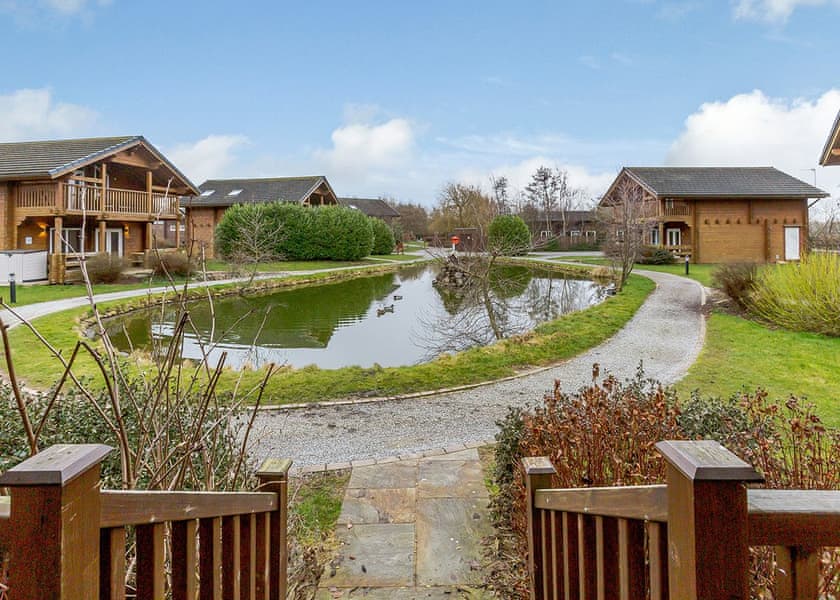 Fir Tree Waterside Spa - Woodland Lakes, Carlton Miniott, Thirsk