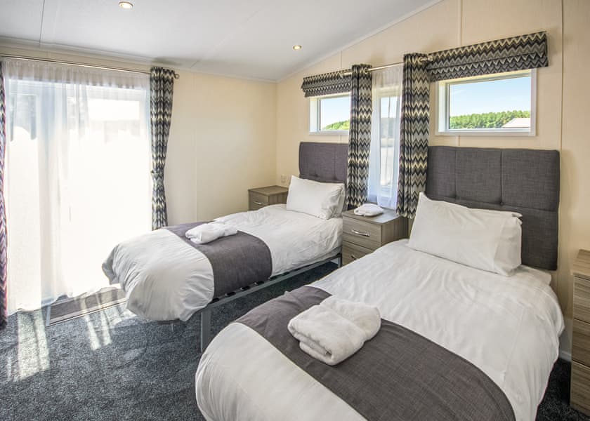 Pondview - Westlands Country Park, Annan