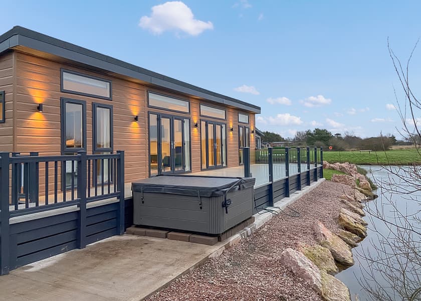 The Westlands Lodge - Westlands Country Park, Annan