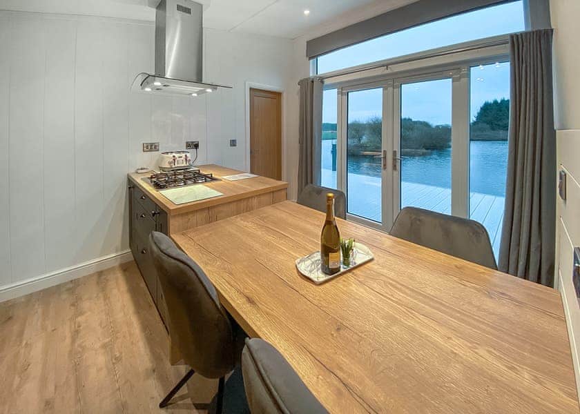 The Westlands Lodge - Westlands Country Park, Annan