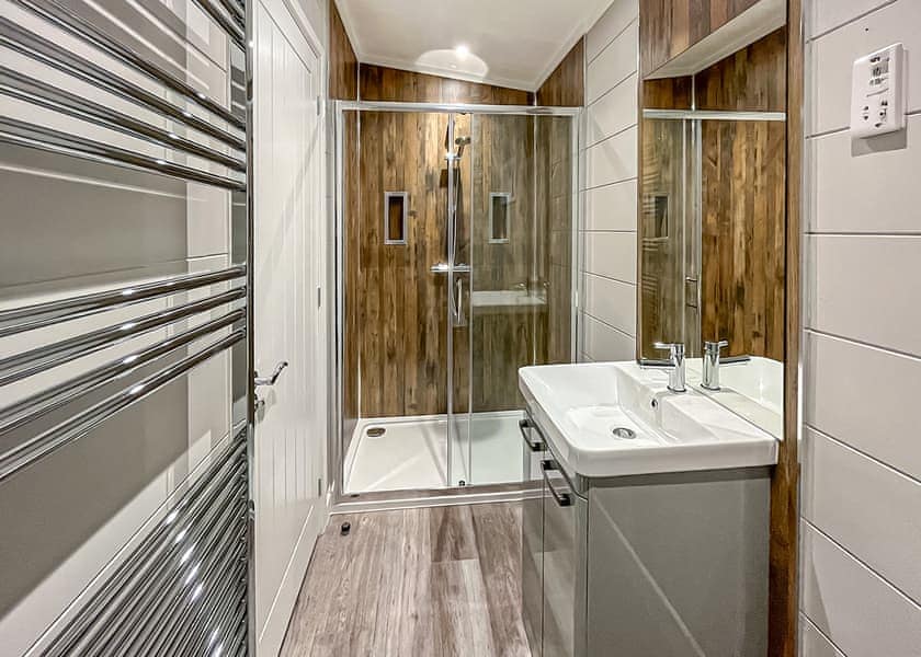 The Savannah Lodge - Westlands Country Park, Annan