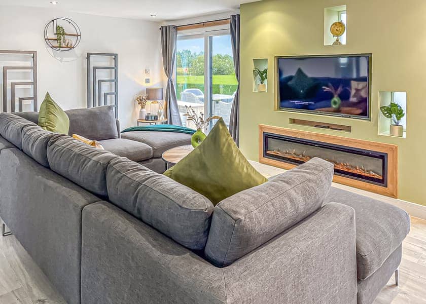 Quantum Lodge - Westlands Country Park, Annan
