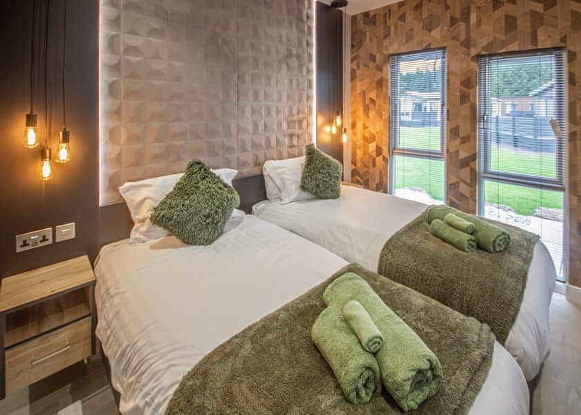 Quantum Lodge - Westlands Country Park, Annan