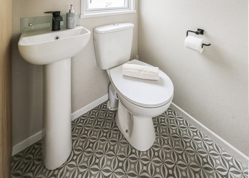 Cedar Outlook - Waters Edge Leisure Park, Cardigan