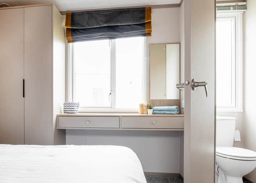 Silver 2 - Seal Bay, Selsey, Chichester