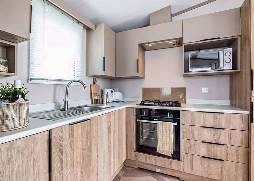 Silver 3 - Seal Bay, Selsey, Chichester