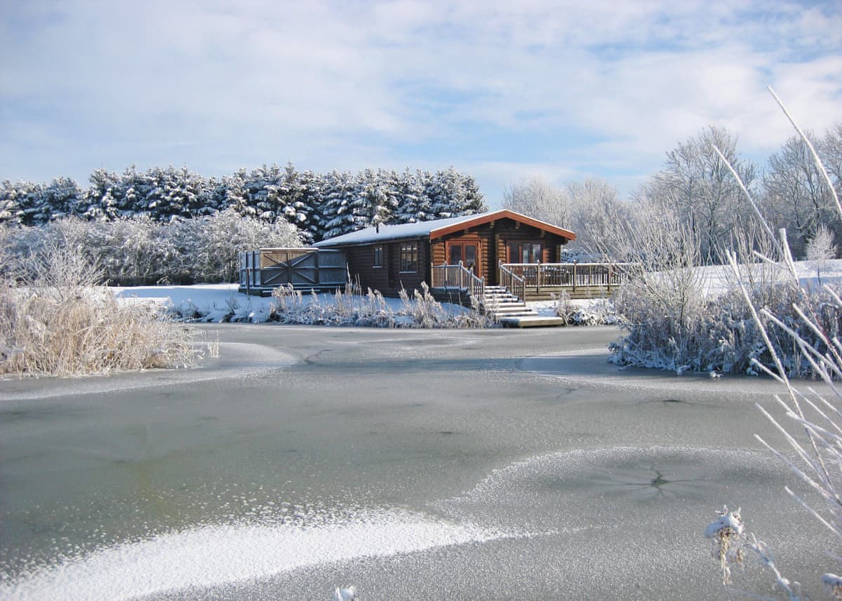 Weybread Lakes Lodges - Holiday lodge in East Anglia - Image 3