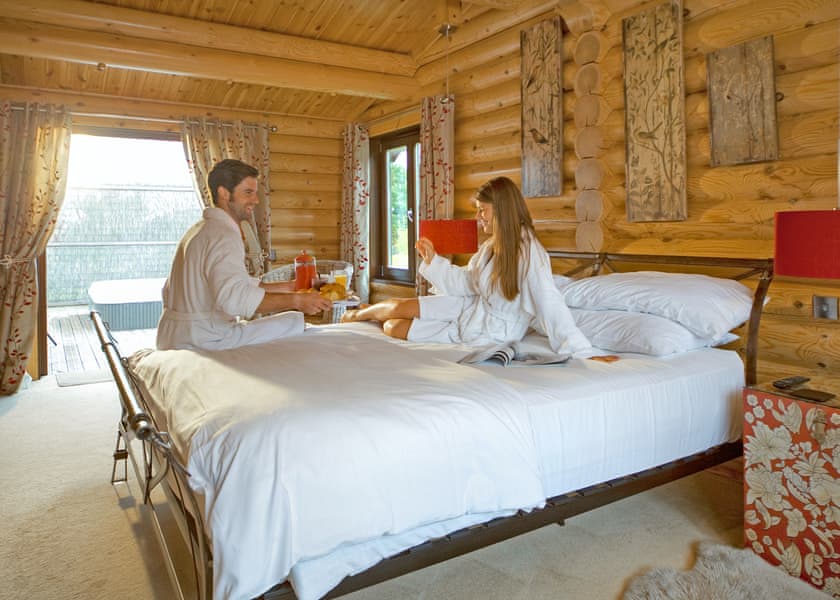 Larch Lodge - Weybread Lakes Lodges, Weybread, Diss