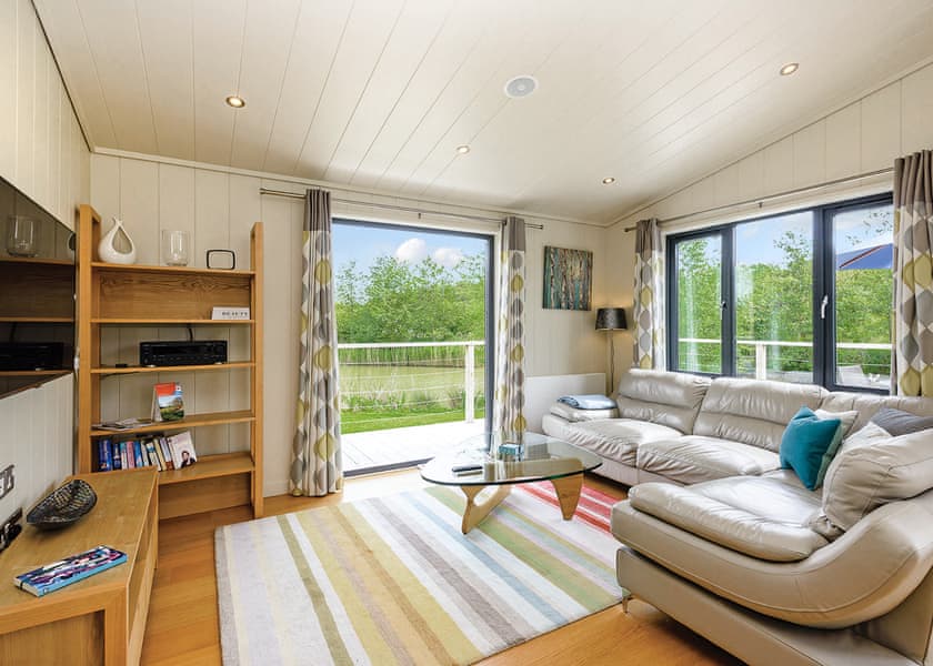 Heron Lodge - Weybread Lakes Lodges, Weybread, Diss