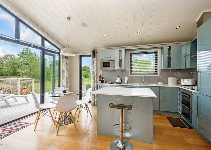 Heron Lodge - Weybread Lakes Lodges, Weybread, Diss