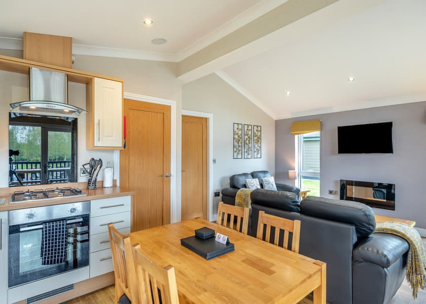 Lakeview 2 - Woodhall Country Park Lodges, Woodhall Spa