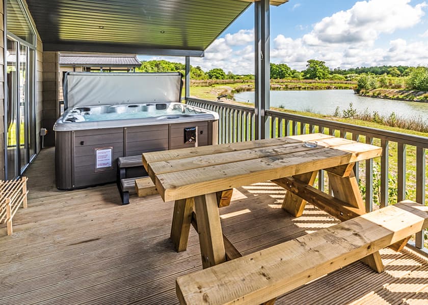 Typical | Lakeside 3 Pet Friendly - Woodhall Country Park Lodges, Woodhall Spa
