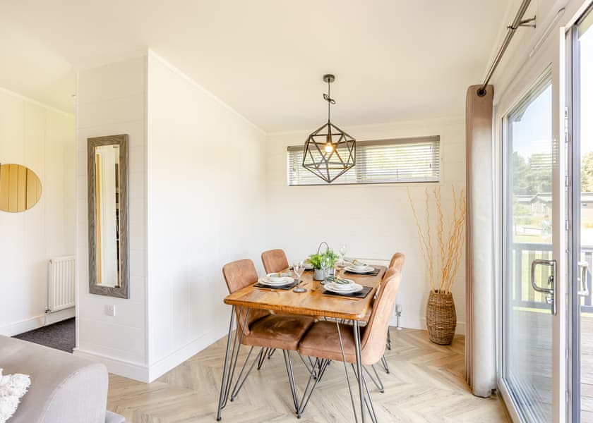 Lakeview Premier Pet Friendly - Woodhall Country Park Lodges, Woodhall Spa