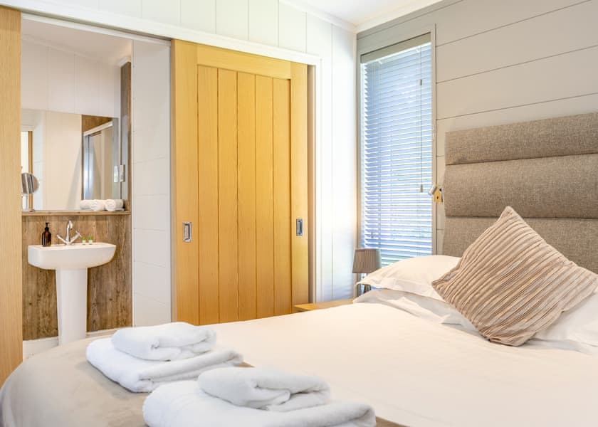 Lakeview Premier Pet Friendly - Woodhall Country Park Lodges, Woodhall Spa