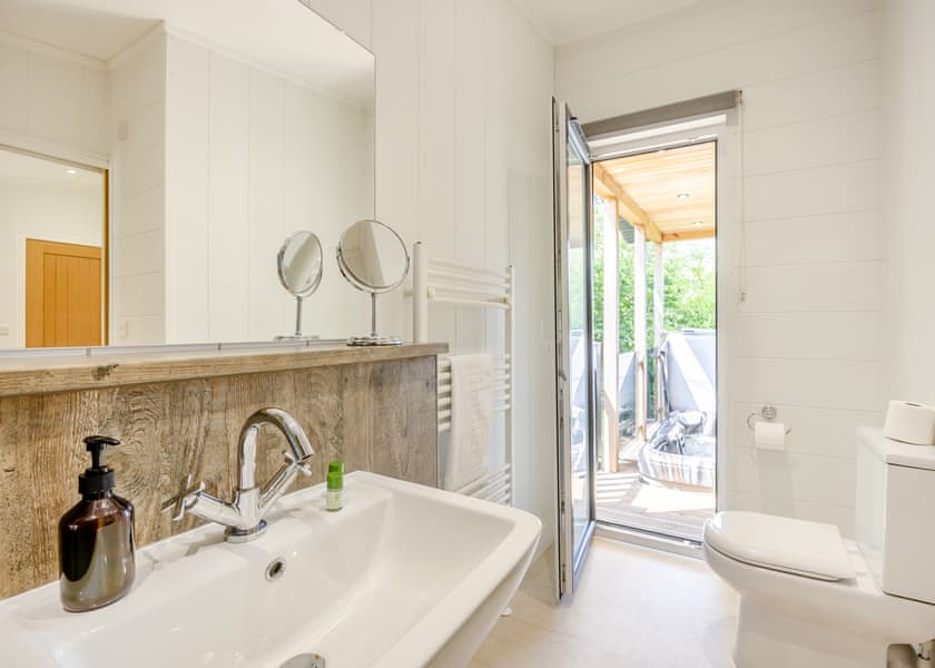 Lakeview Premier Pet Friendly - Woodhall Country Park Lodges, Woodhall Spa