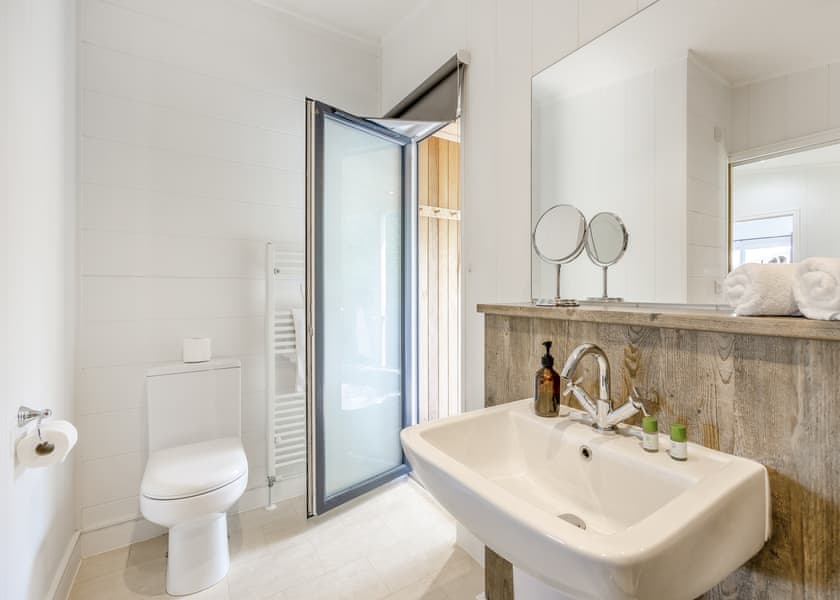 Lakeview Premier Pet Friendly - Woodhall Country Park Lodges, Woodhall Spa