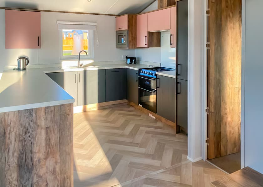 Pondview Retreat Lodge - Whitecairn Holiday Park, Glenluce, Newton Stewart