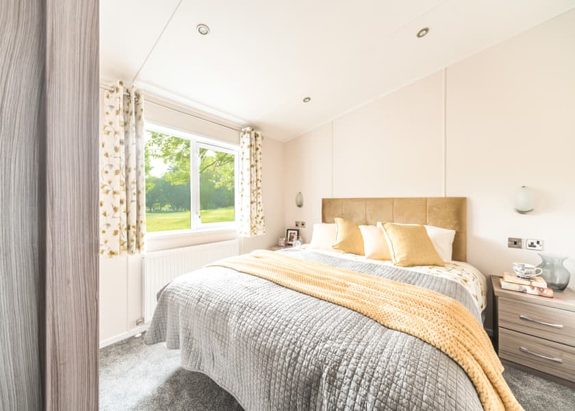 Pondview Retreat Lodge - Whitecairn Holiday Park, Glenluce, Newton Stewart