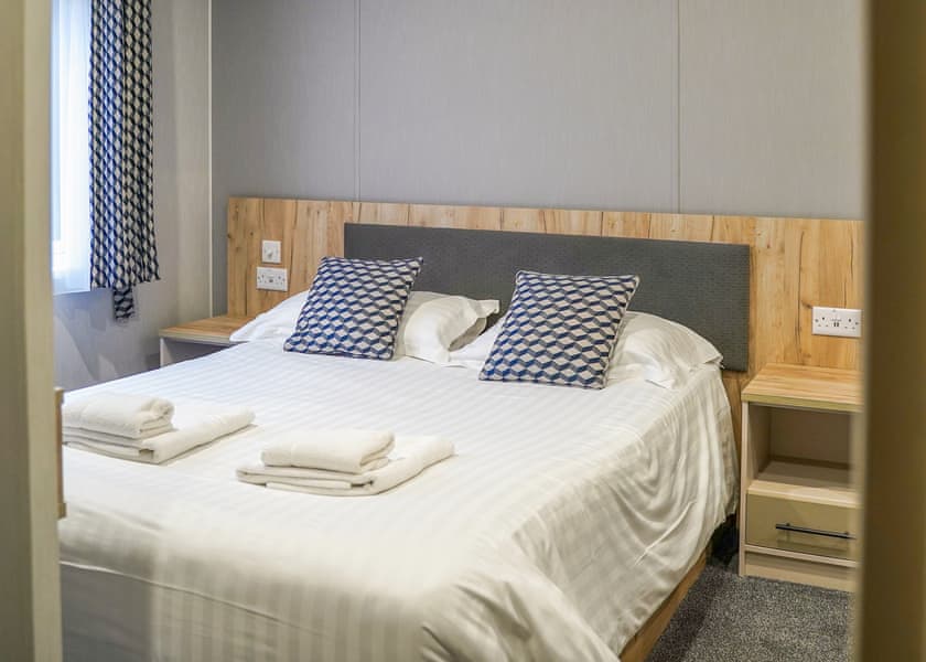 Pondview Retreat Lodge - Whitecairn Holiday Park, Glenluce, Newton Stewart