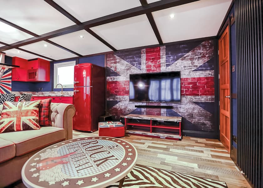 Exclusive Rockstar with Hot Tub (Pet) - Whitecliff Bay Holiday Park, Bembridge