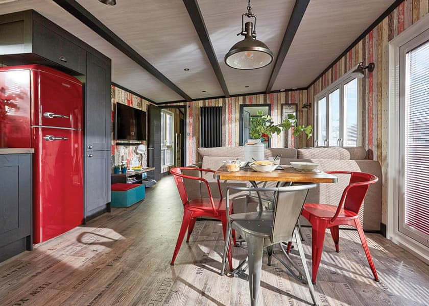 Exclusive TriBeCa with Hot Tub (Pet) - Whitecliff Bay Holiday Park, Bembridge