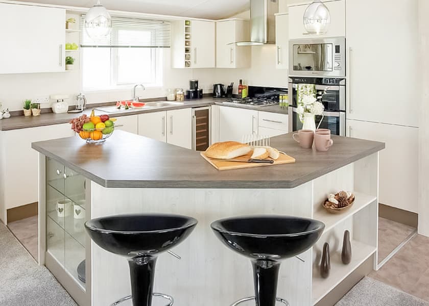 8 Berth Luxury Lodge - Whitecliff Bay Holiday Park, Bembridge