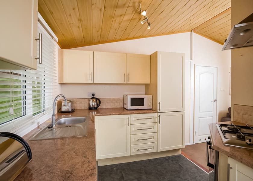 8 Berth Superior Lodge (Pet) - Whitecliff Bay Holiday Park, Bembridge