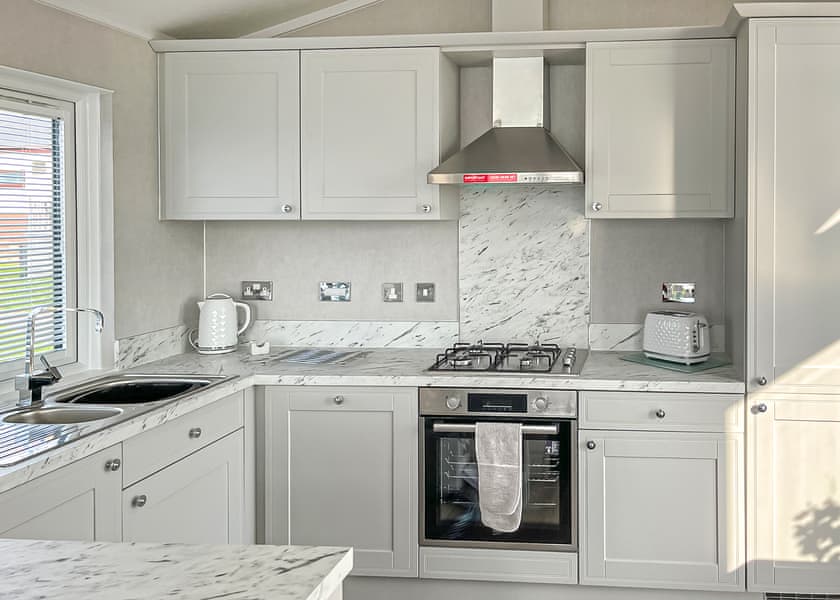 Sea Breeze Lodge - Wide Horizons Holiday Park, Ceredigion