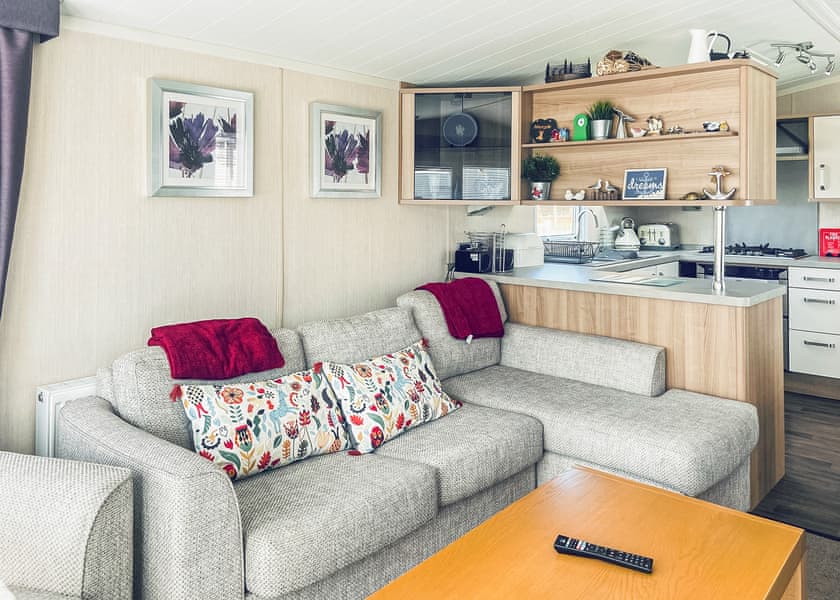 Typical | Platinum 4 + 2 - Whitehouse Holiday Park, Towyn