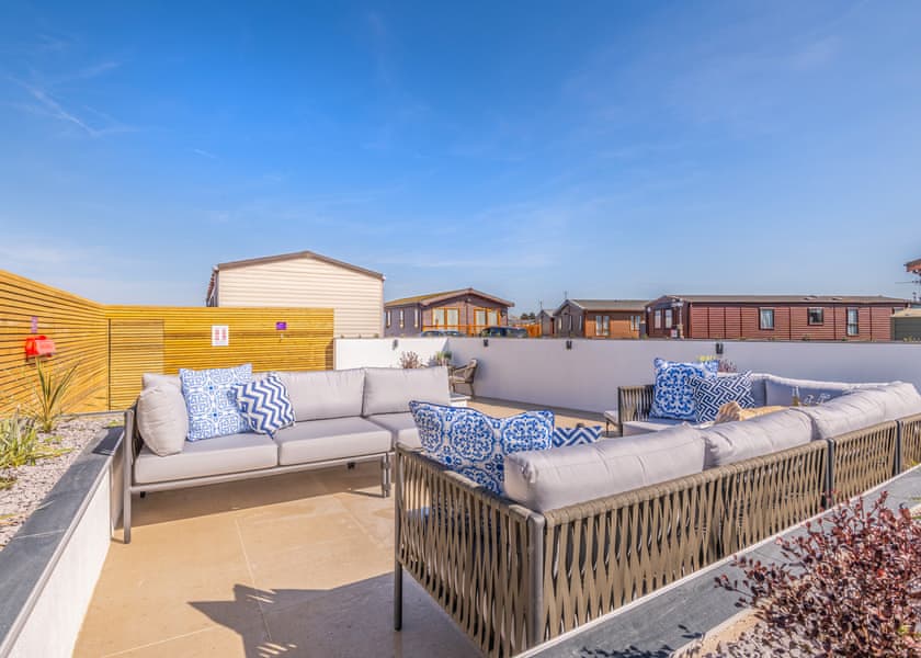 WOW Lodge - Whitehouse Holiday Park, Towyn