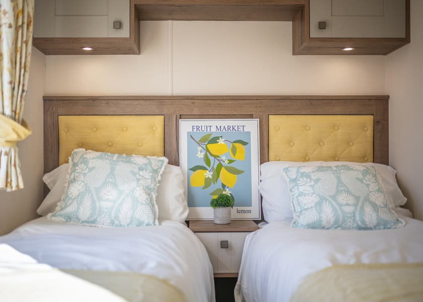 WOW Lodge - Whitehouse Holiday Park, Towyn