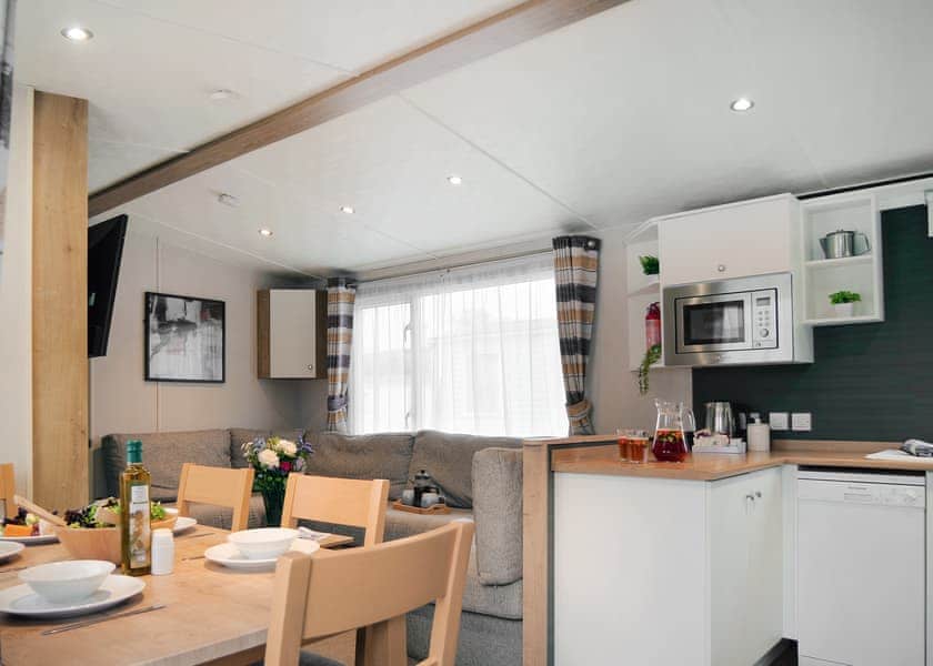 Deluxe 3 - Bowleaze Cove Holiday Park & Spa, Weymouth