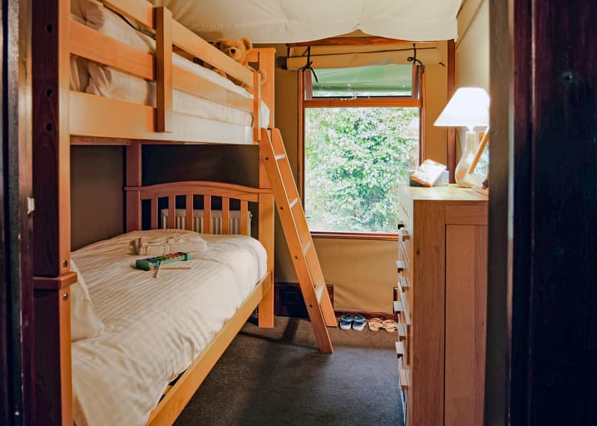 Deluxe Safari Lodge 3 - Bowleaze Cove Holiday Park & Spa, Weymouth