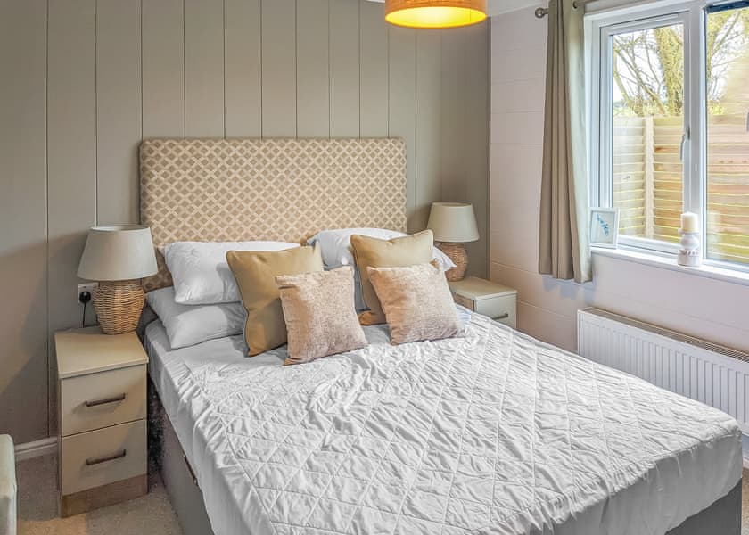 Cove Lodge 09 3 Bed Lodge with Hot Tub - Bowleaze Cove Holiday Park & Spa, Weymouth