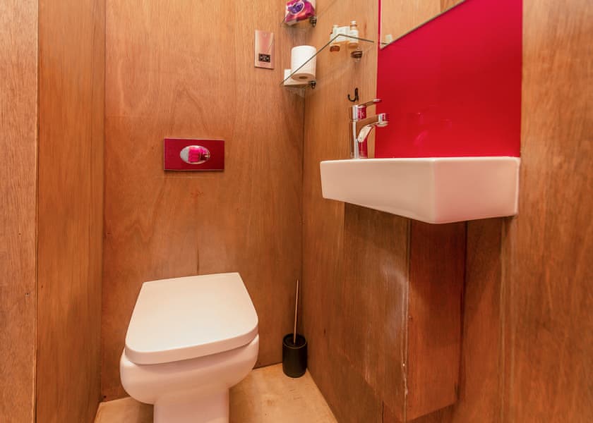 Kingfisher - Whispering Waters Teesdale Lodges, Gainford, County Durham